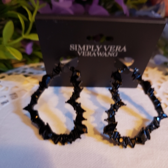 Heart Jet Tone Bracelet and Earrings Set - Picture 5 of 5